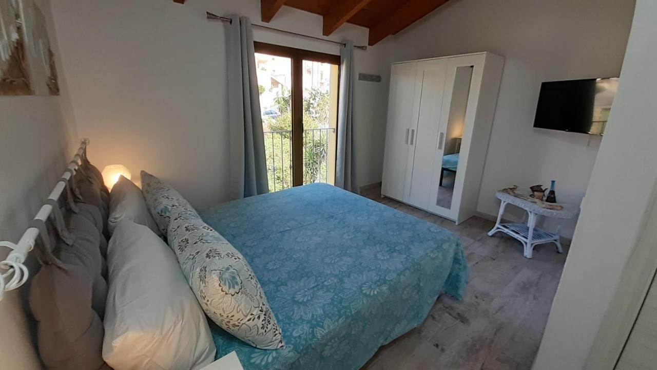 B&B U Punenti La Maddalena  Eksteriør billede
